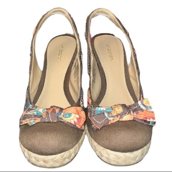 XHILIRATION brown wedges with multicolored bow - Picture 1 of 7